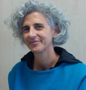 Roberta Santoni Rugiu è Consigliera presso la sezione lavoro della Corte d’Appello di Firenze. Dal 2002 associata al Centro Studi Nazionale di Diritto del lavoro “Domenico Napoletano” e dal 2006 al 2015 membro del Consiglio Direttivo della sezione di Firenze. 